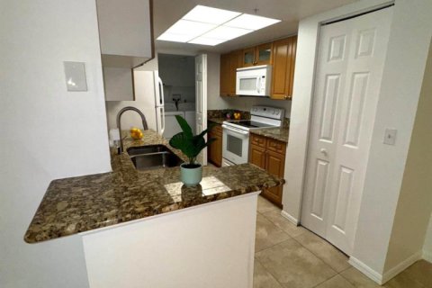 Copropriété à louer à Royal Palm Beach, Floride: 3 chambres, 110 m2 № 2242336 - photo 6