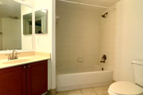 Copropriété à louer à Royal Palm Beach, Floride: 3 chambres, 110 m2 № 2242336 - photo 9
