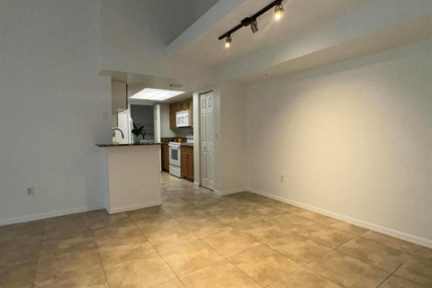 Copropriété à louer à Royal Palm Beach, Floride: 3 chambres, 110 m2 № 2242336 - photo 7