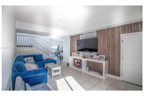 Touwnhouse à vendre à Miami, Floride: 3 chambres, 136.57 m2 № 1939068 - photo 4