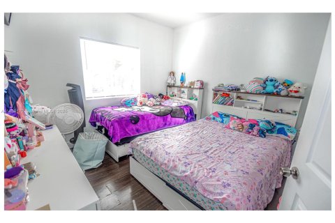 Touwnhouse à vendre à Miami, Floride: 3 chambres, 136.57 m2 № 1939068 - photo 15