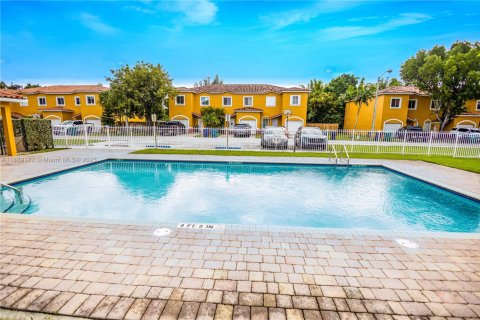 Touwnhouse à vendre à Miami, Floride: 3 chambres, 136.57 m2 № 1939068 - photo 26