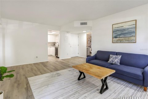 Condo in Ocala, Florida, 2 bedrooms  № 1773622 - photo 13
