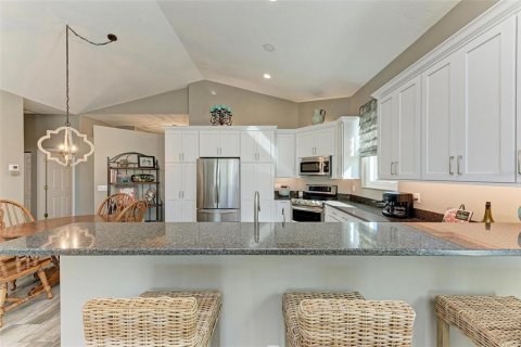 House in Bradenton, Florida 3 bedrooms, 177.91 sq.m. № 1556723 - photo 16