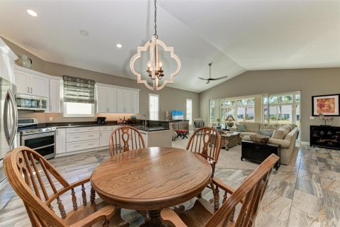House in Bradenton, Florida 3 bedrooms, 177.91 sq.m. № 1556723 - photo 10
