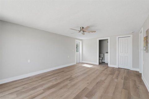 House in Hudson, Florida 3 bedrooms, 146.41 sq.m. № 2220293 - photo 16