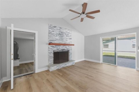 House in Hudson, Florida 3 bedrooms, 146.41 sq.m. № 2220293 - photo 13