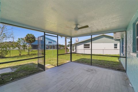 House in Hudson, Florida 3 bedrooms, 146.41 sq.m. № 2220293 - photo 25