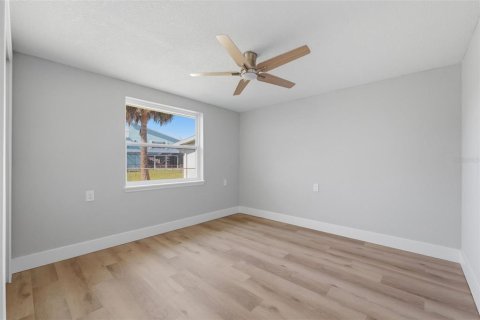 House in Hudson, Florida 3 bedrooms, 146.41 sq.m. № 2220293 - photo 21
