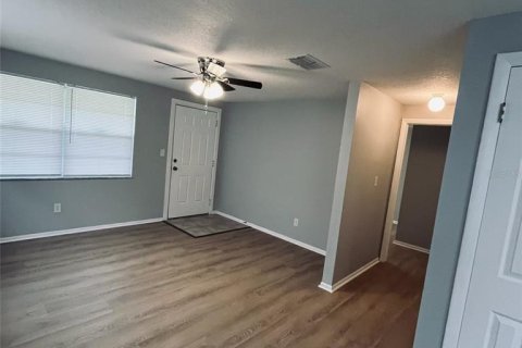 Appartement à louer à Zephyrhills, Floride: 2 chambres, 65.22 m2 № 2416879 - photo 11