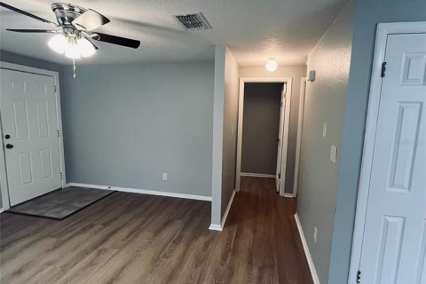 Appartement à louer à Zephyrhills, Floride: 2 chambres, 65.22 m2 № 2416879 - photo 12