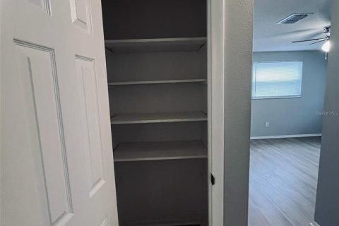 Appartement à louer à Zephyrhills, Floride: 2 chambres, 65.22 m2 № 2416879 - photo 15