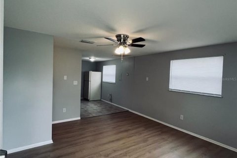 Appartement à louer à Zephyrhills, Floride: 2 chambres, 65.22 m2 № 2416879 - photo 6