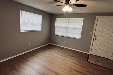 Appartement à louer à Zephyrhills, Floride: 2 chambres, 65.22 m2 № 2416879 - photo 25