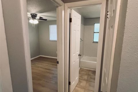 Appartement à louer à Zephyrhills, Floride: 2 chambres, 65.22 m2 № 2416879 - photo 13
