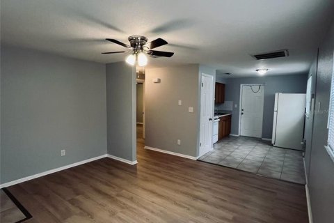 Appartement à louer à Zephyrhills, Floride: 2 chambres, 65.22 m2 № 2416879 - photo 7