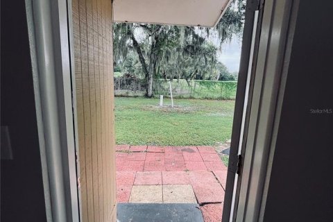 Appartement à louer à Zephyrhills, Floride: 2 chambres, 65.22 m2 № 2416879 - photo 5