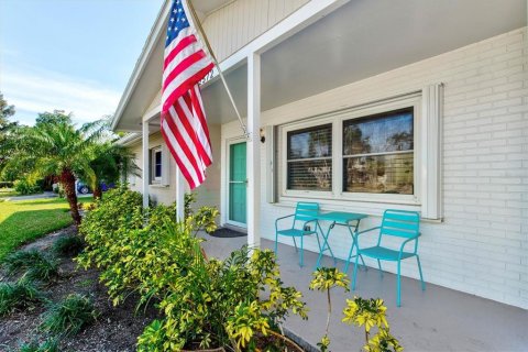 House in Sarasota, Florida 3 bedrooms, 133.22 sq.m. № 2112880 - photo 4