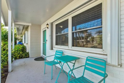 House in Sarasota, Florida 3 bedrooms, 133.22 sq.m. № 2112880 - photo 5