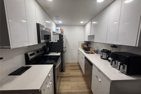 Condominio en venta en Miami, Florida, 2 dormitorios, 78.04 m2 № 2088951 - foto 2