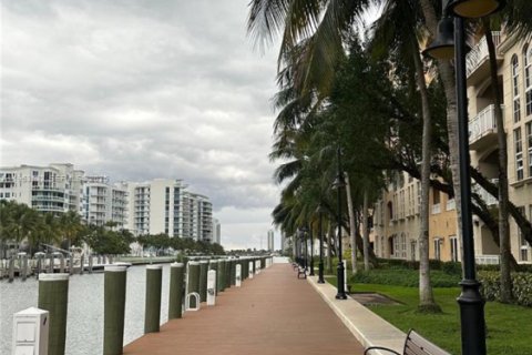 Copropriété à louer à Aventura, Floride: 2 chambres, 108.42 m2 № 2153262 - photo 18