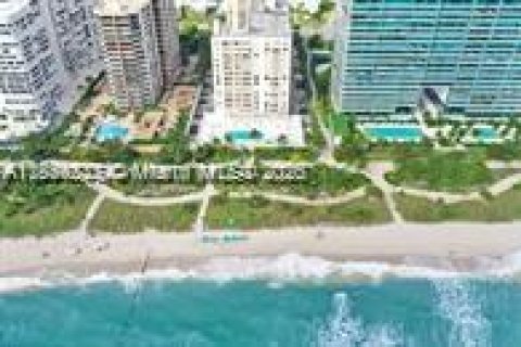 Condo in Bal Harbour, Florida, 1 bedroom  № 1878441 - photo 29