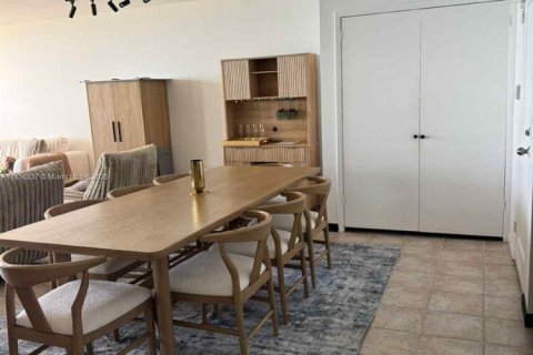 Condo in Bal Harbour, Florida, 1 bedroom  № 1878441 - photo 7