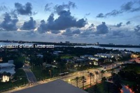 Condo in Bal Harbour, Florida, 1 bedroom  № 1878441 - photo 19