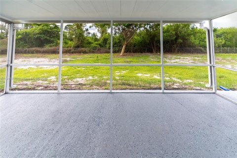 Villa ou maison à vendre à Lehigh Acres, Floride: 3 chambres, 100.8 m2 № 1971695 - photo 24