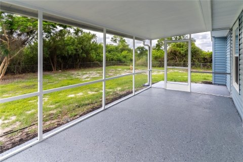 Villa ou maison à vendre à Lehigh Acres, Floride: 3 chambres, 100.8 m2 № 1971695 - photo 25