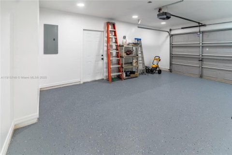 Villa ou maison à vendre à Lehigh Acres, Floride: 3 chambres, 100.8 m2 № 1971695 - photo 12