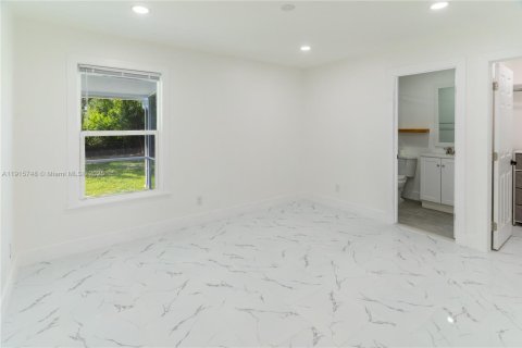 Villa ou maison à vendre à Lehigh Acres, Floride: 3 chambres, 100.8 m2 № 1971695 - photo 16