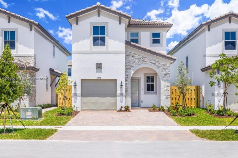 House in Miami, Florida 3 bedrooms, 170.94 sq.m. № 2242084