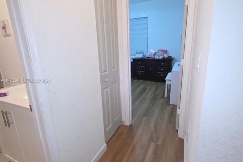 Купить виллу или дом в Хомстед, Флорида 4 спальни, 176.05м2, № 2040132 - фото 15