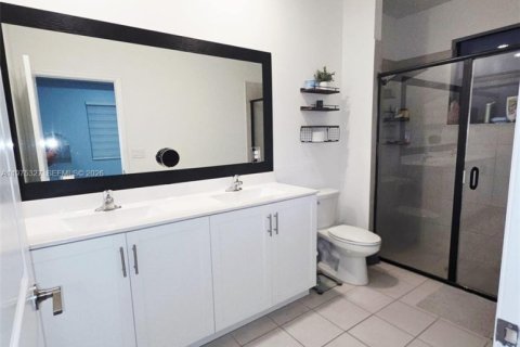 Купить виллу или дом в Хомстед, Флорида 4 спальни, 176.05м2, № 2040132 - фото 10