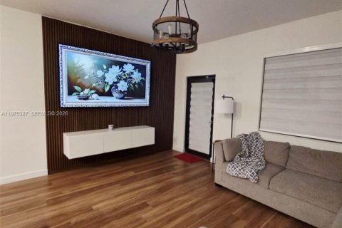 Купить виллу или дом в Хомстед, Флорида 4 спальни, 176.05м2, № 2040132 - фото 7