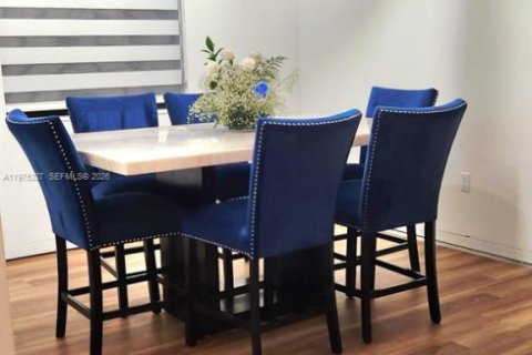 Купить виллу или дом в Хомстед, Флорида 4 спальни, 176.05м2, № 2040132 - фото 5