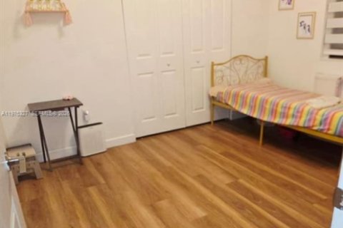 Купить виллу или дом в Хомстед, Флорида 4 спальни, 176.05м2, № 2040132 - фото 14