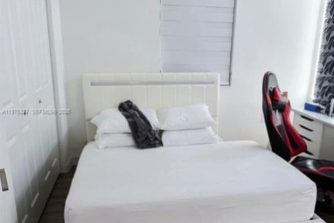 Купить виллу или дом в Хомстед, Флорида 4 спальни, 176.05м2, № 2040132 - фото 16