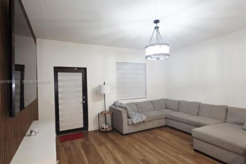 Купить виллу или дом в Хомстед, Флорида 4 спальни, 176.05м2, № 2040132 - фото 6