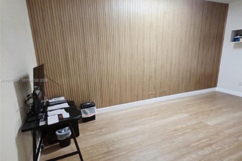 Купить виллу или дом в Хомстед, Флорида 4 спальни, 176.05м2, № 2040132 - фото 18