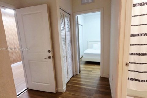 Купить виллу или дом в Хомстед, Флорида 4 спальни, 176.05м2, № 2040132 - фото 12