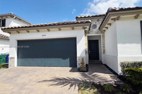 Купить виллу или дом в Хомстед, Флорида 4 спальни, 176.05м2, № 2040132 - фото 2