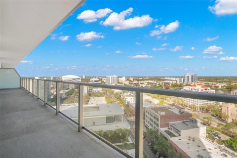 Condominio en alquiler en Saint Petersburg, Florida, 2 dormitorios, 128.21 m2 № 2093078 - foto 3