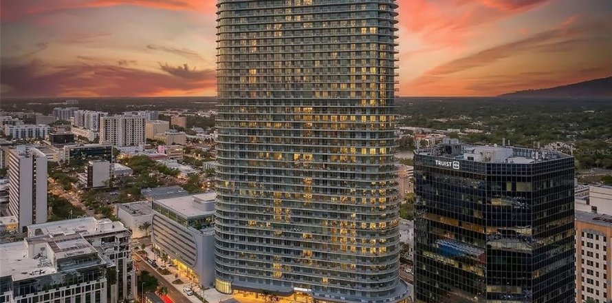 Condominio en Saint Petersburg, Florida, 2 dormitorios  № 2093078