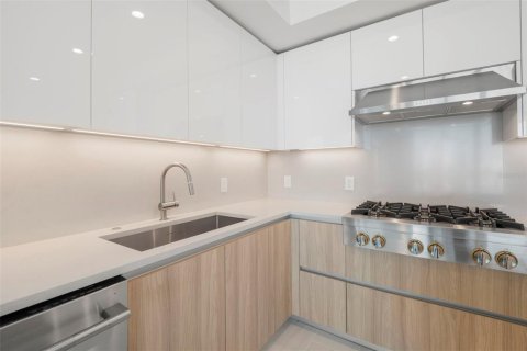 Condominio en alquiler en Saint Petersburg, Florida, 2 dormitorios, 128.21 m2 № 2093078 - foto 9