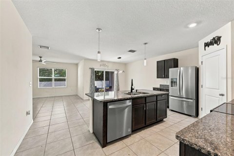 House in Plant City, Florida 4 bedrooms, 171.5 sq.m. № 2429537 - photo 8
