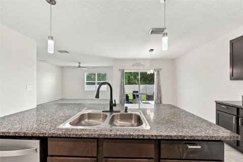 House in Plant City, Florida 4 bedrooms, 171.5 sq.m. № 2429537 - photo 21