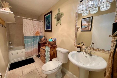 House in Tequesta, Florida 3 bedrooms, 120.4 sq.m. № 2184992 - photo 15