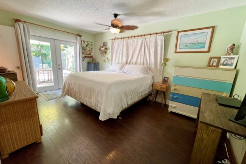 House in Tequesta, Florida 3 bedrooms, 120.4 sq.m. № 2184992 - photo 10
